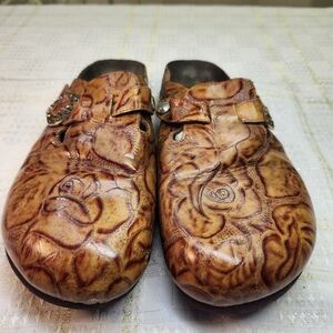 Women’s Floral Embossed Brown Slip-On Loafers